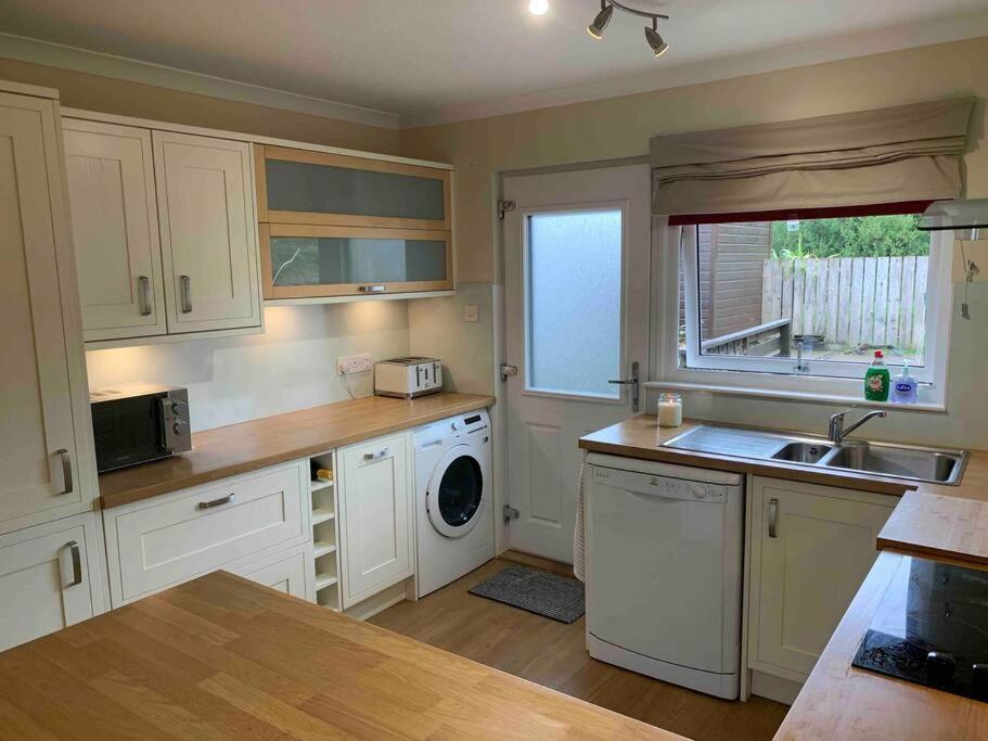 Relaxing 3-Bedroom Home พอทรี ภายนอก รูปภาพ