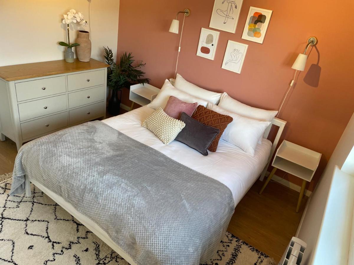 Relaxing 3-Bedroom Home พอทรี ภายนอก รูปภาพ