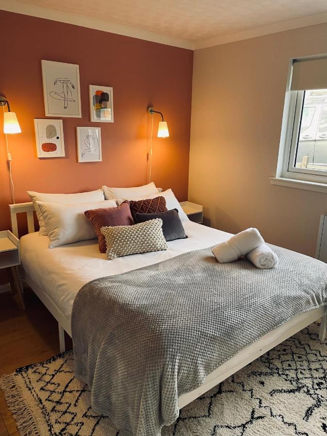 Relaxing 3-Bedroom Home พอทรี ภายนอก รูปภาพ